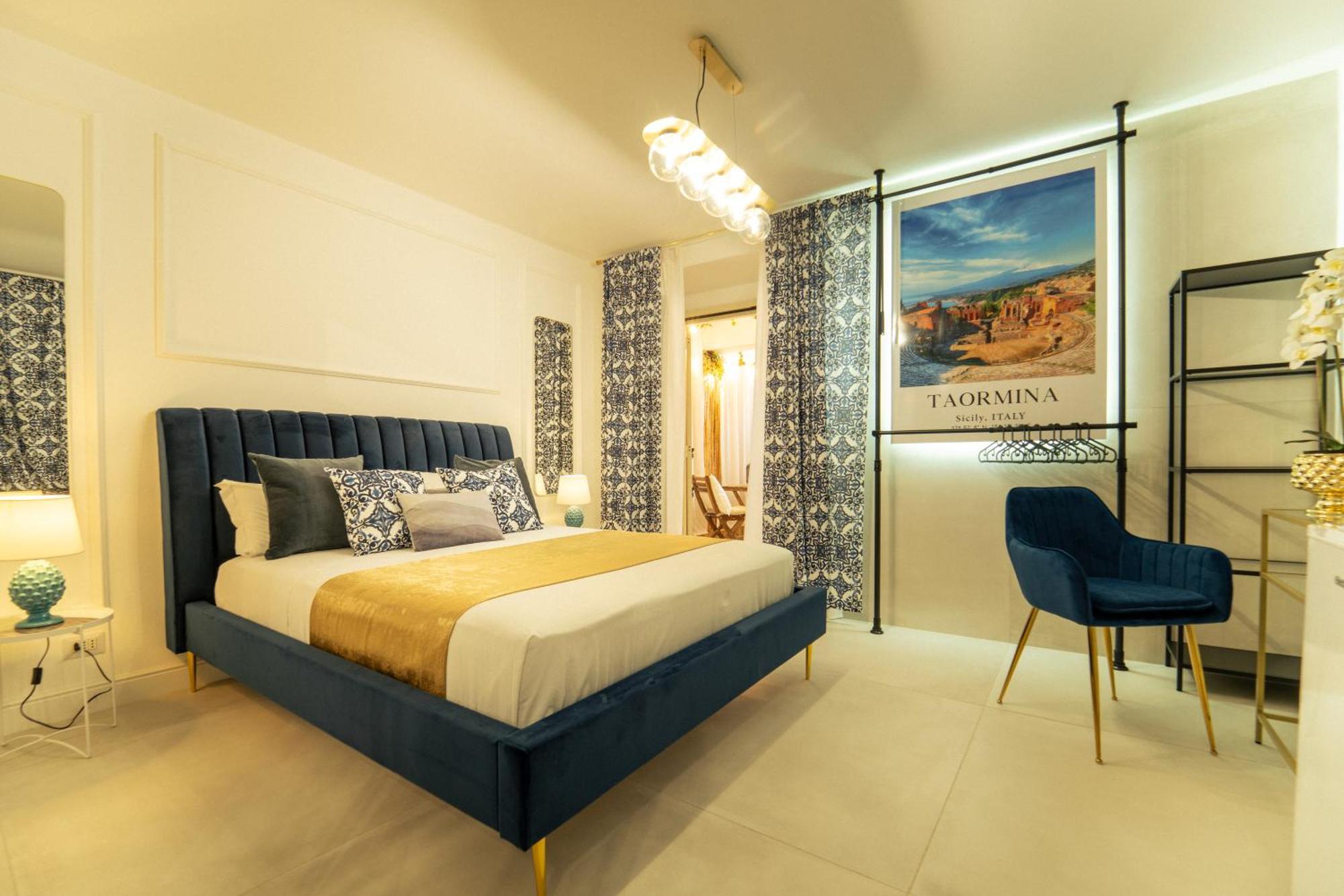 Johnny'S Suites Taormina Beach Bay Esterno foto