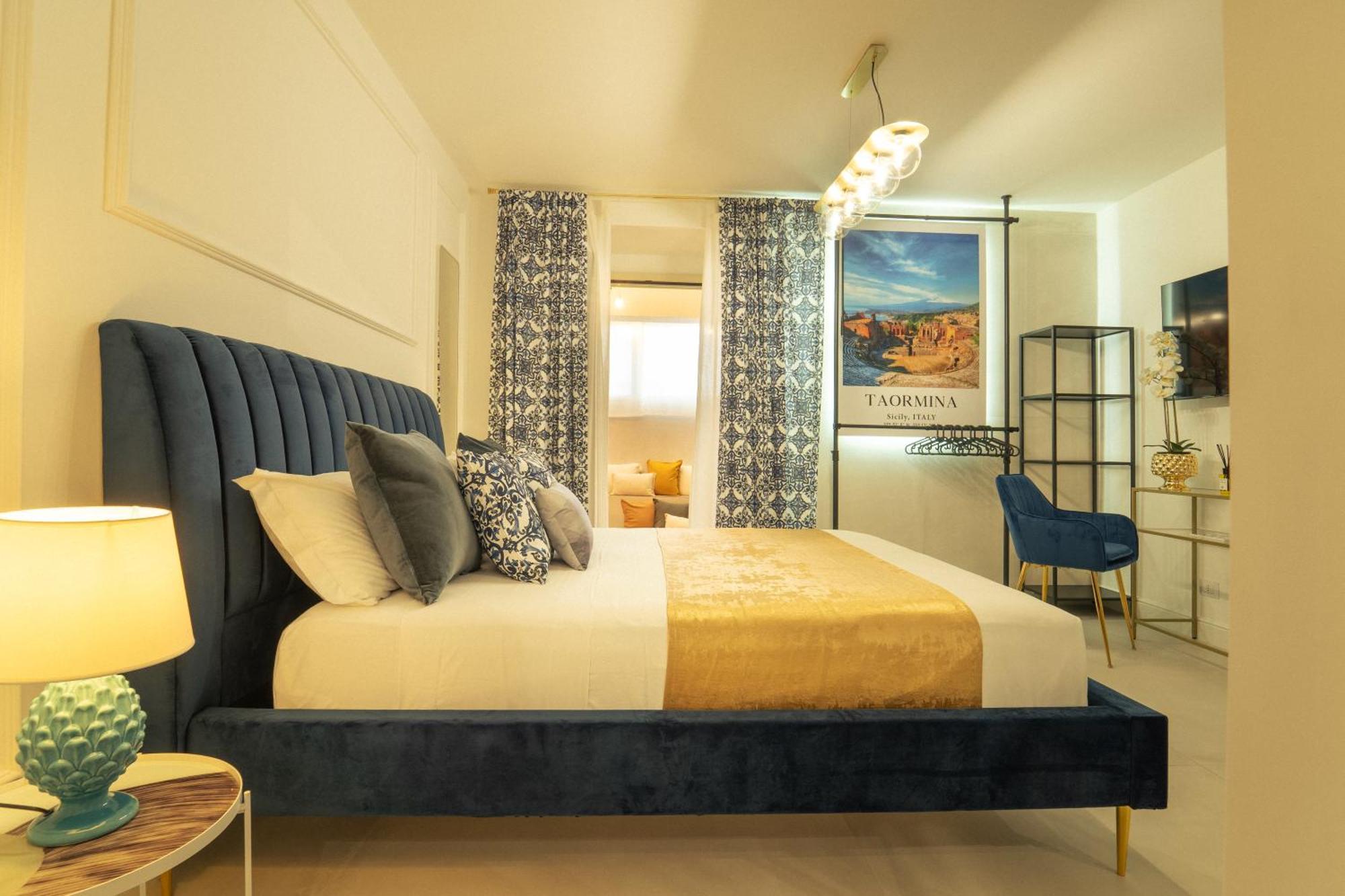 Johnny'S Suites Taormina Beach Bay Esterno foto