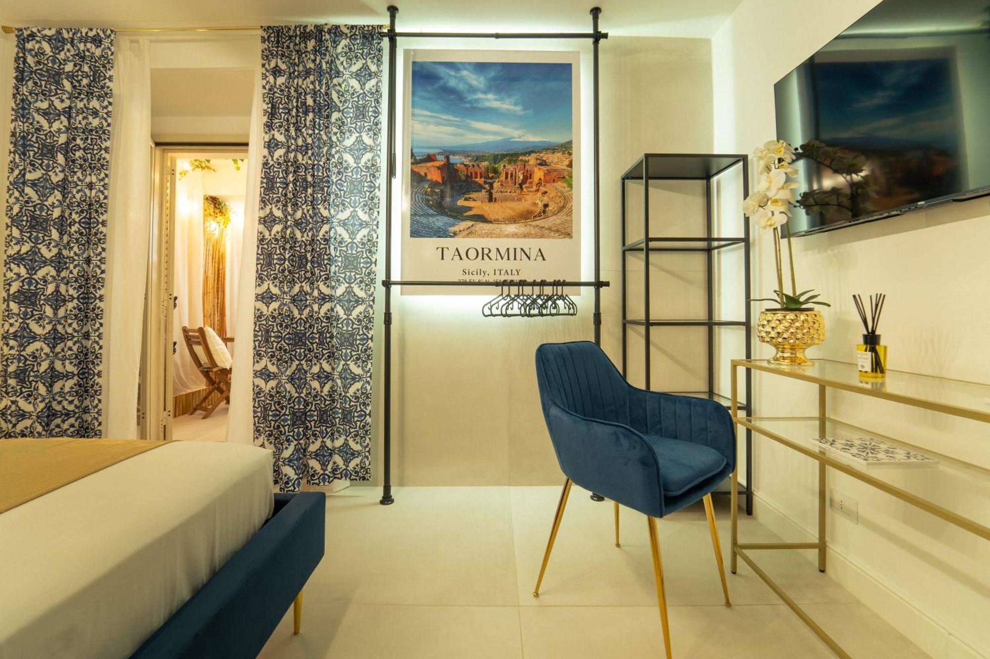 Johnny'S Suites Taormina Beach Bay Esterno foto