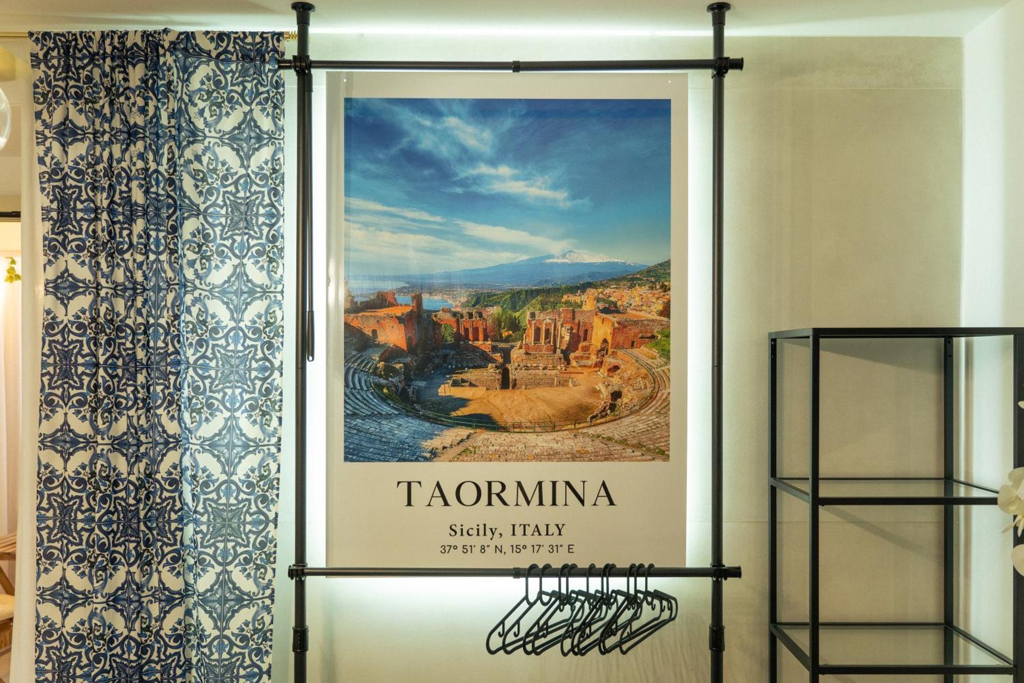 Johnny'S Suites Taormina Beach Bay Esterno foto